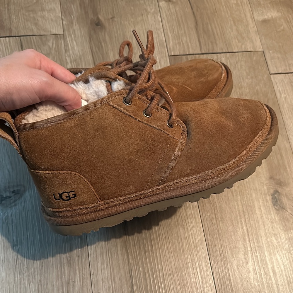 Women’s uggs size 8